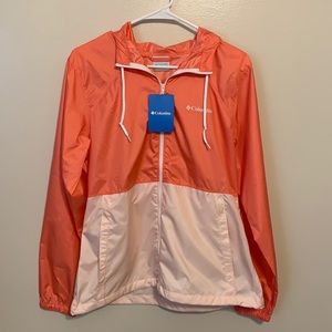 This is a brand new Columbia lightweight jacket. Never been worn!